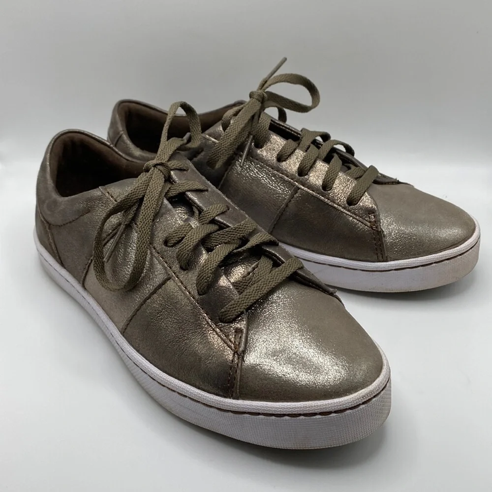 CLARKS PAWLEY RILEE METALLIC LEATHER SNEAKERS IN GRAY WOMEN’S SZ 6